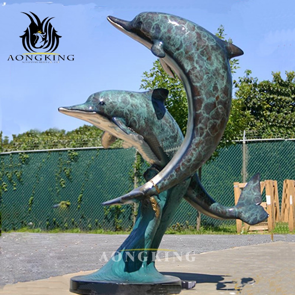 dolphine statue