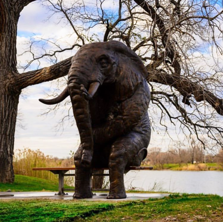 bronze elephant statues