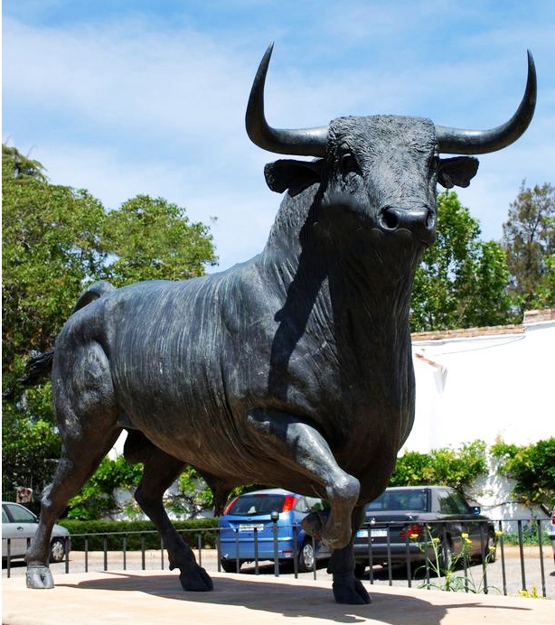 statues bull (1)