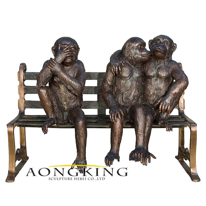 3 monkeys statue