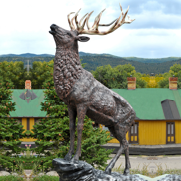 reindeer sculpture