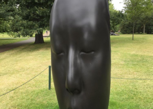 statue head