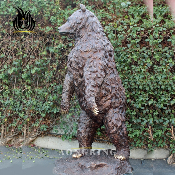 sculptures bear