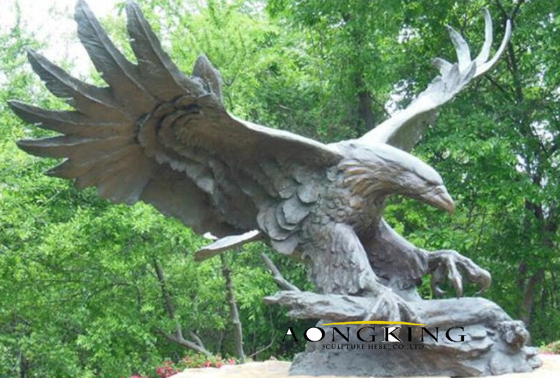 eagle statue aongking