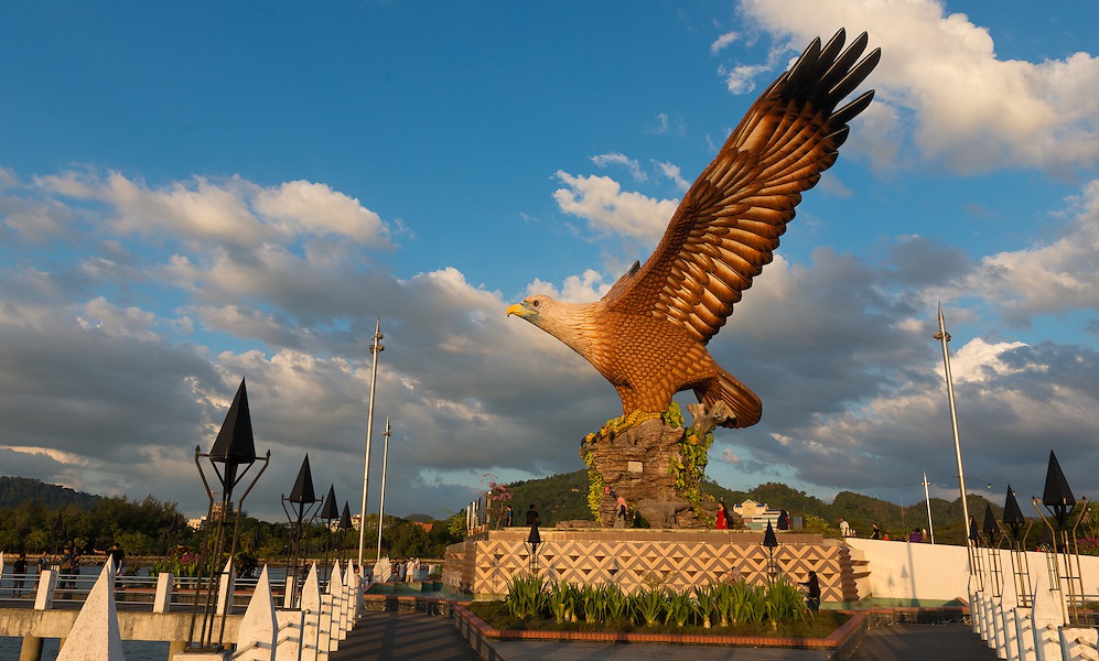 Bronze Eagle Monument (2)