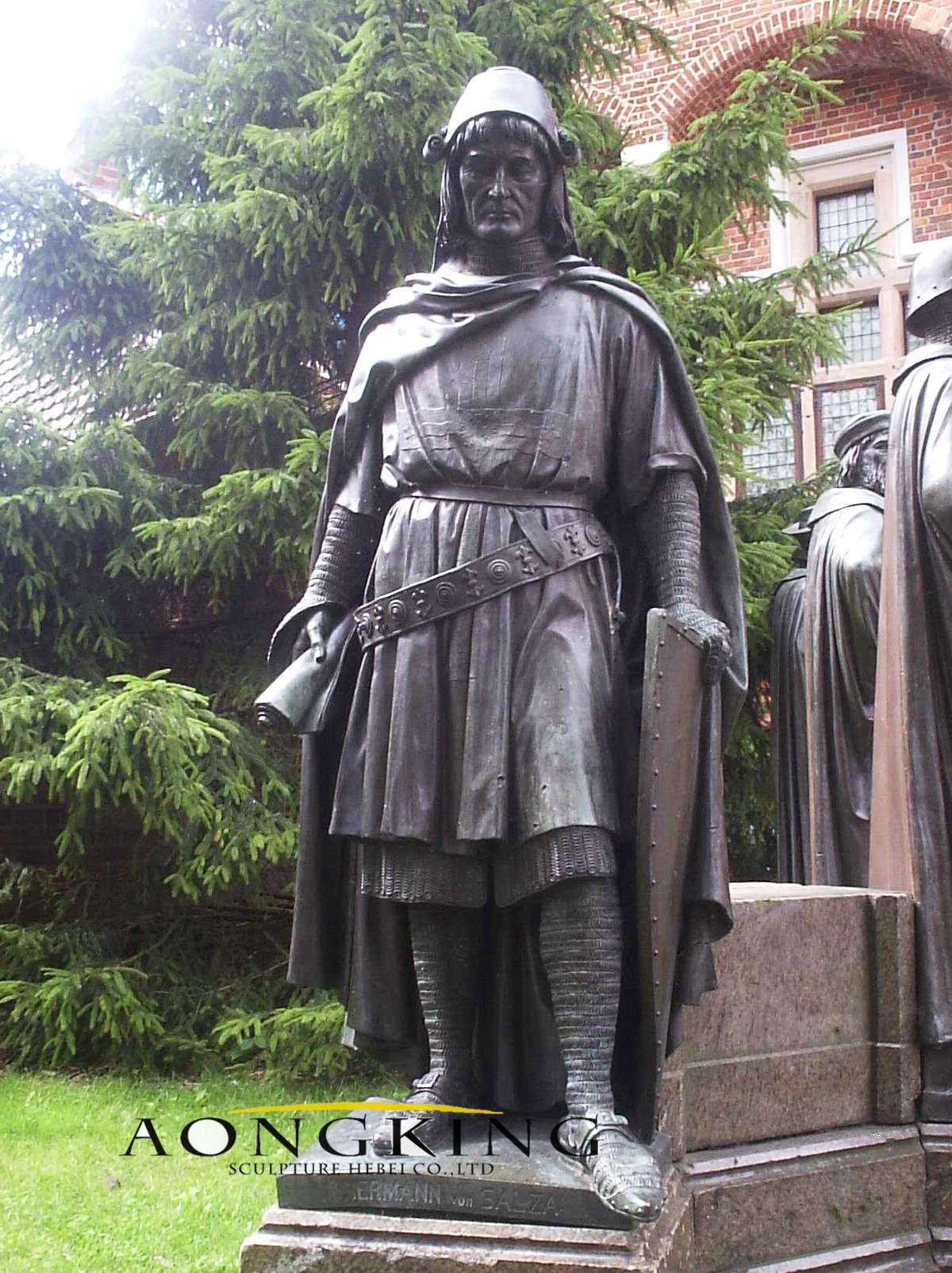 Hermann von Salza bronze statue