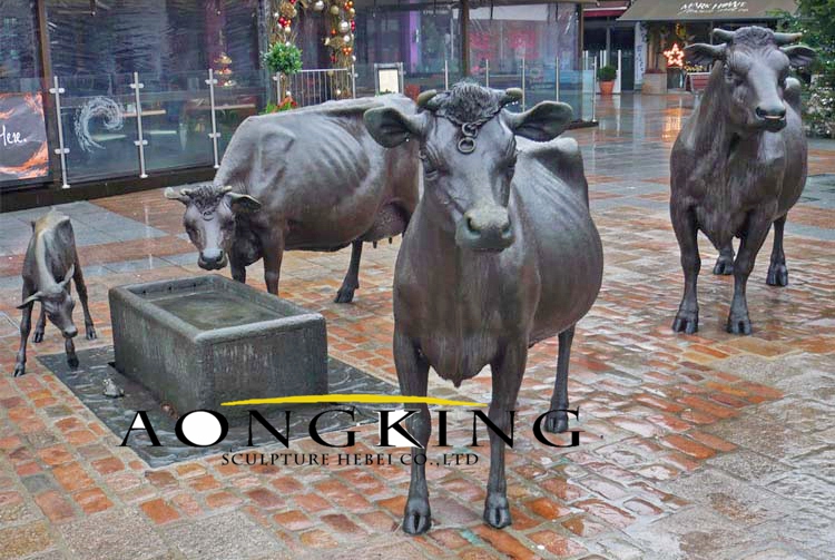 Bull statue bronze