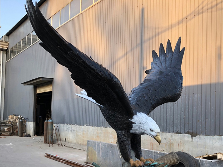 Eagle sculpture (3)