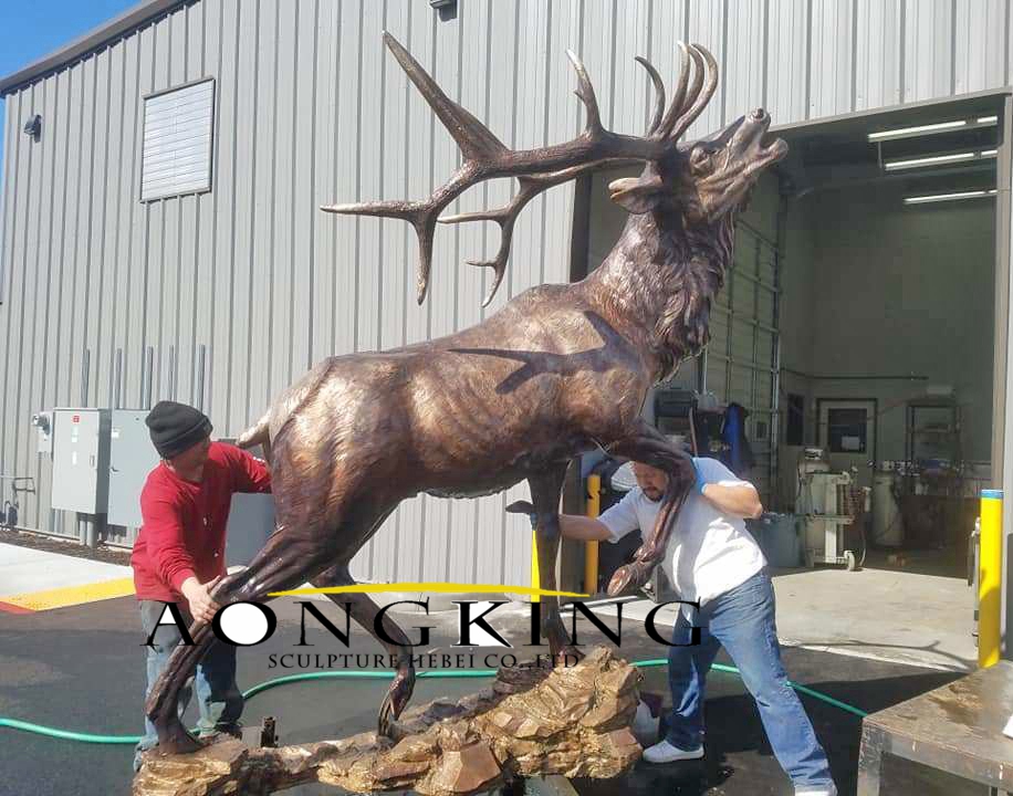 Elk statue finished