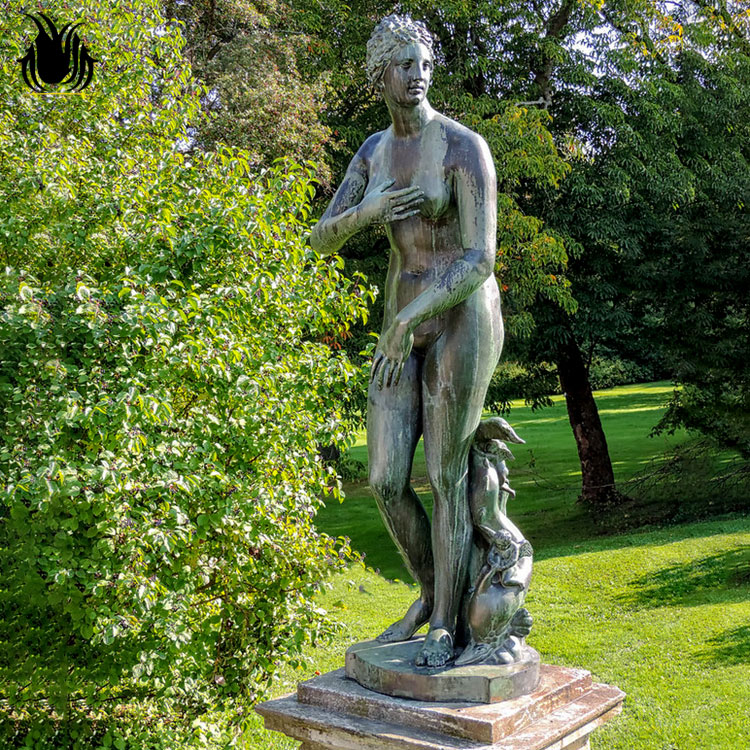 Famous Venus Naked Statue