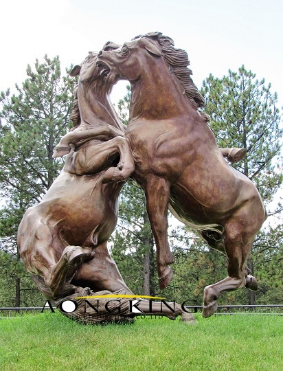 Fighting stallions statue