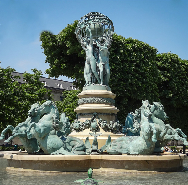 Fountain art sculpture