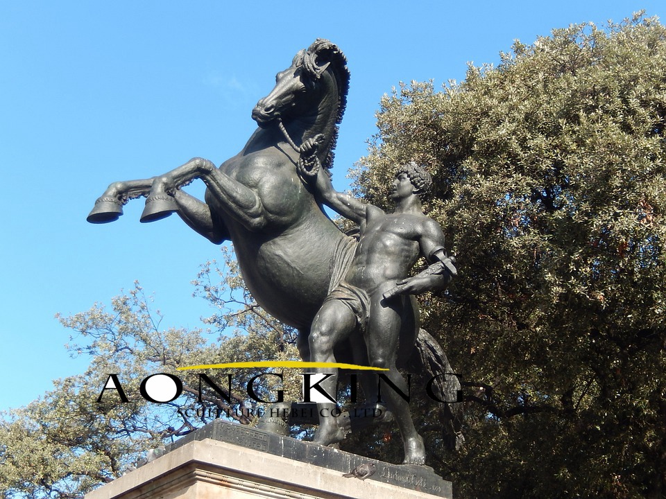 Horse statue barcelona on plaza de catalunya