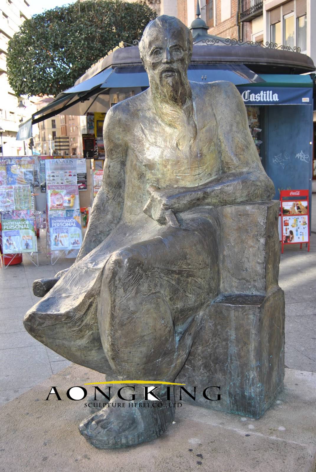 Jesús trapote street statue