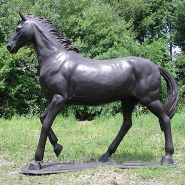 Life size horse bronze statue for the garden