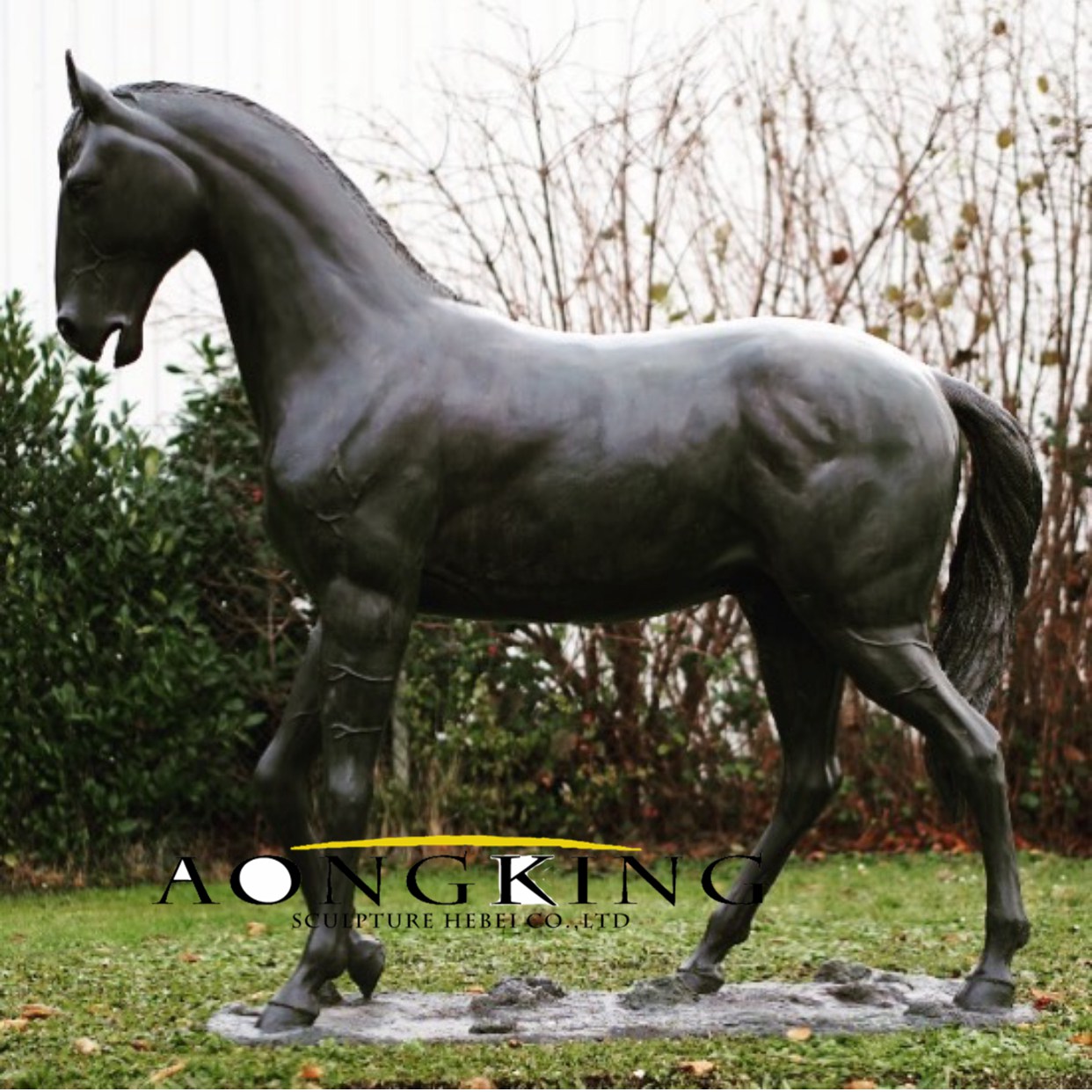 Life size horse statue