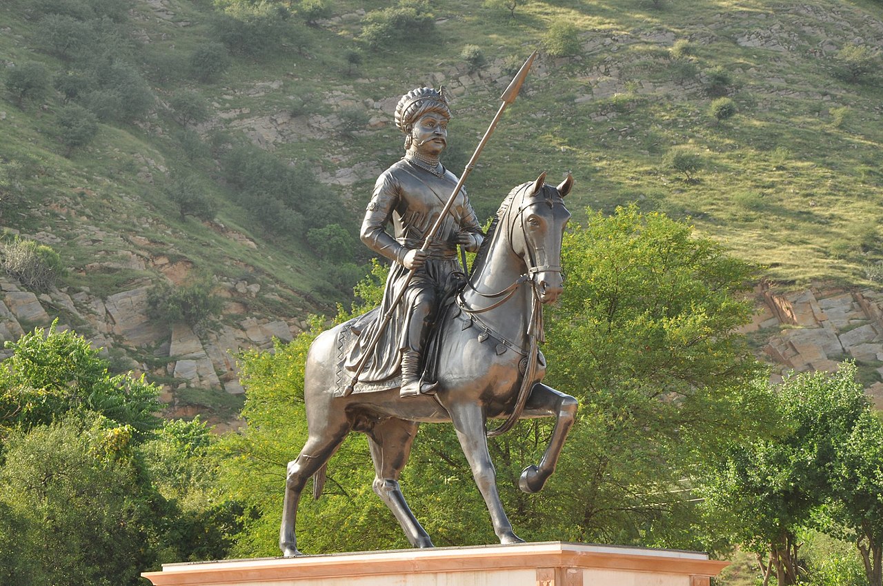 Maharao shekha statue