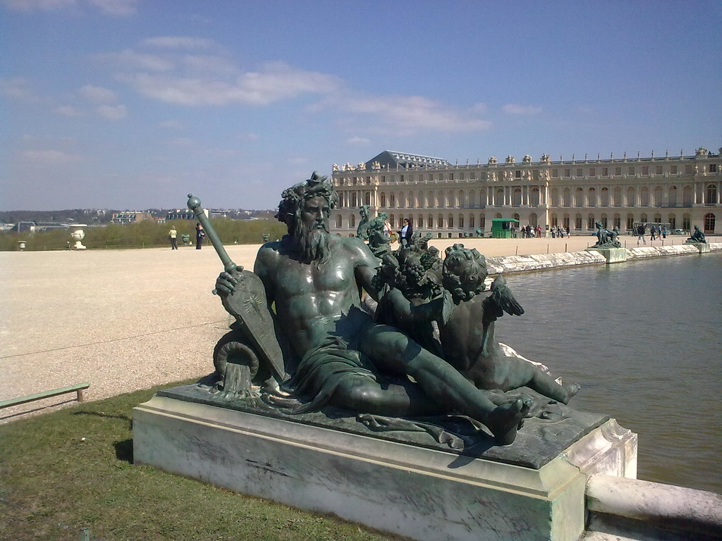 Seine copper statue
