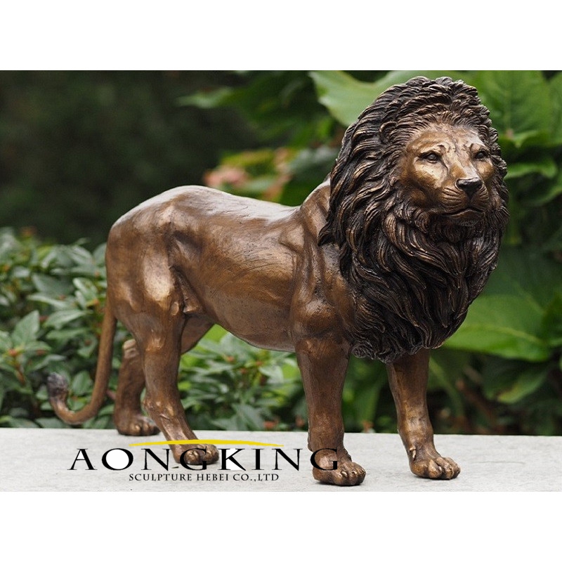 Decoration bronze lion statue