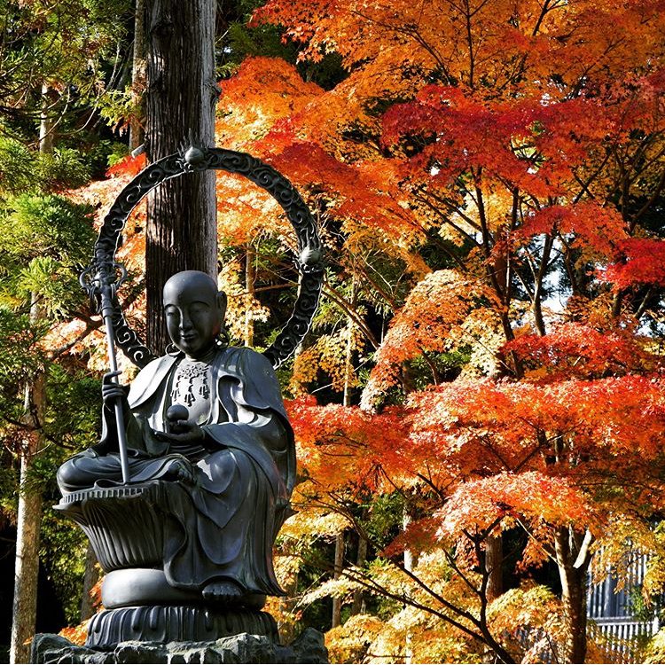 Japanese buddha statue sculpture