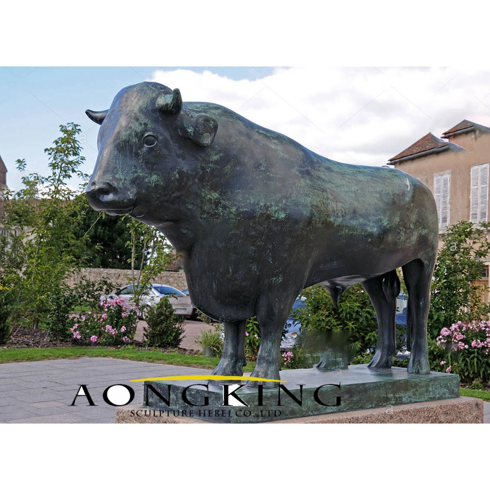 Standing bull bronze statue