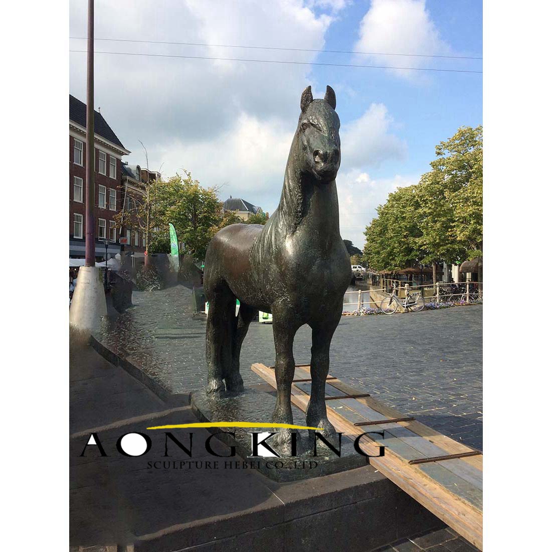 Horse sculpture with pedestal