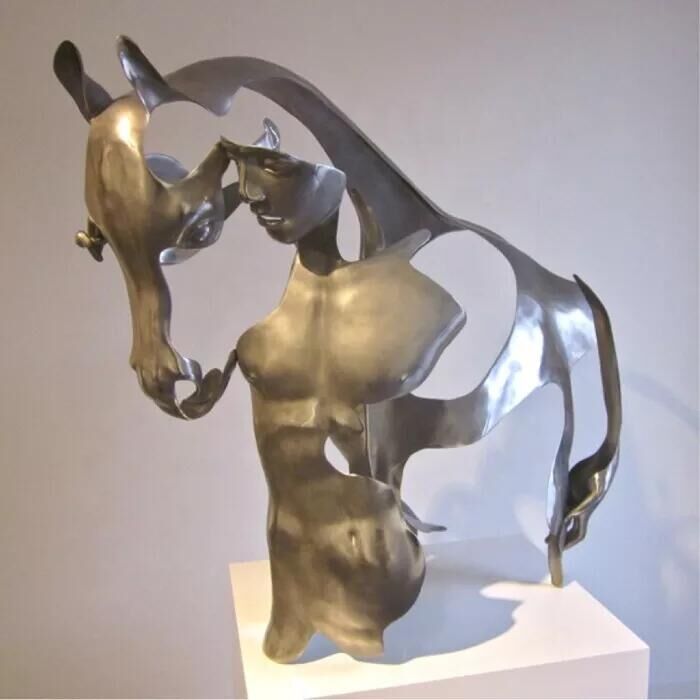 the head of Abstract riding horse sculpture