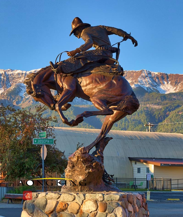 Bronze chief riding horse statue