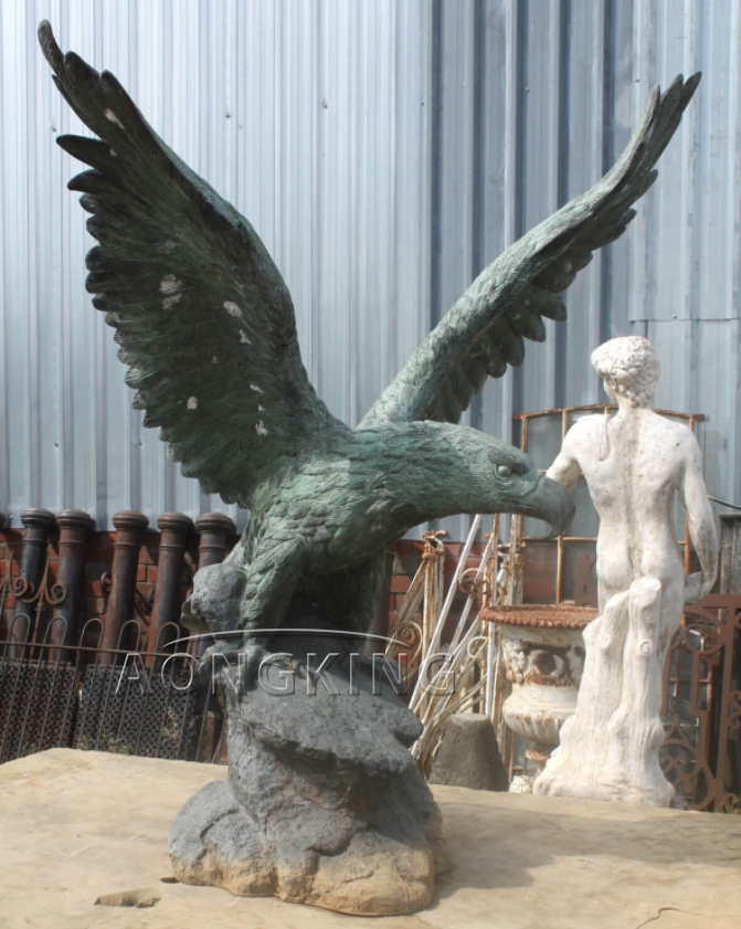 Eagle sculpture metal