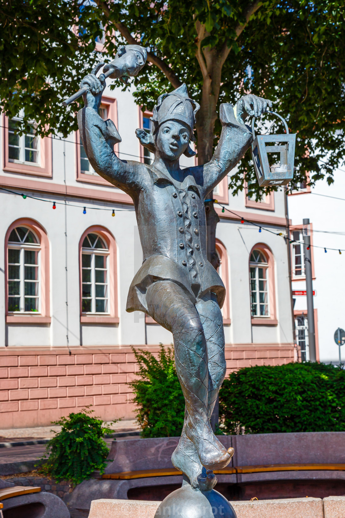 Clown bronze statue