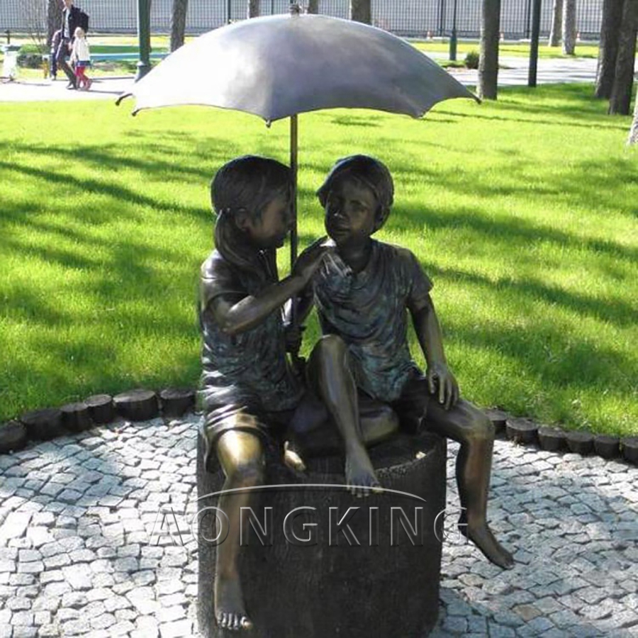 The children statue