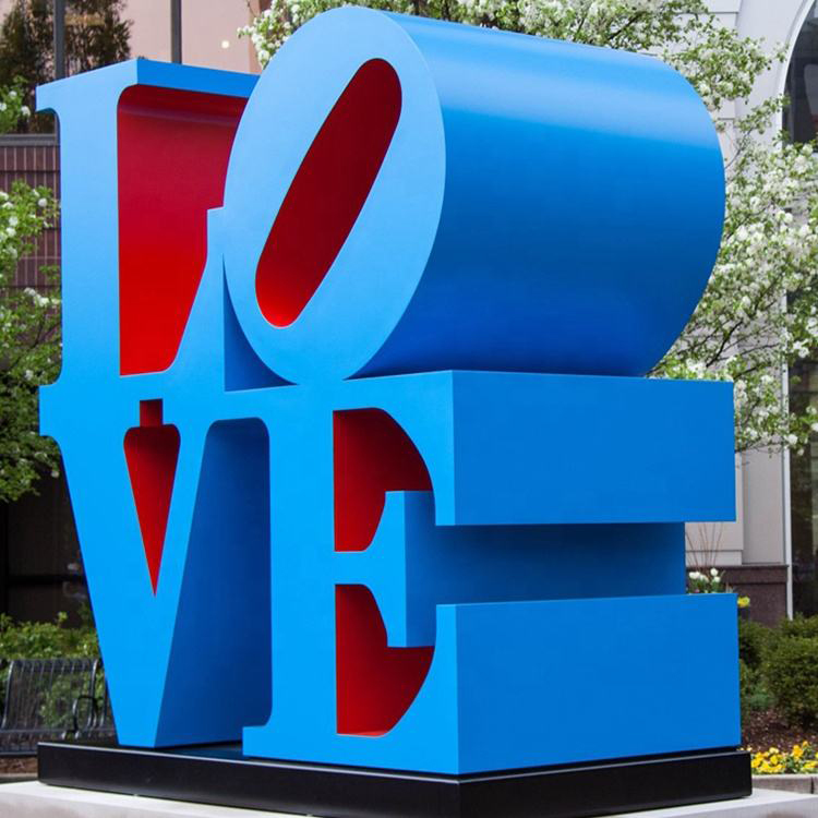 love sculpture blue-red color