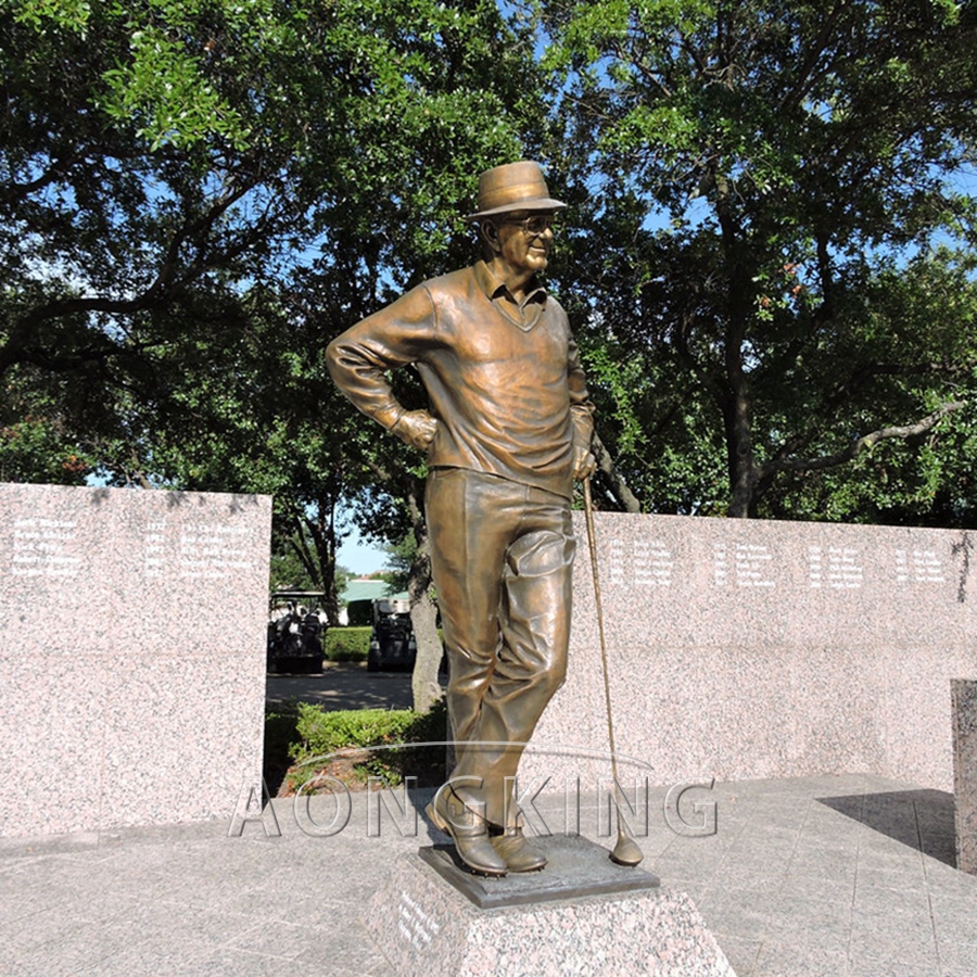 Golfer man bronze statue
