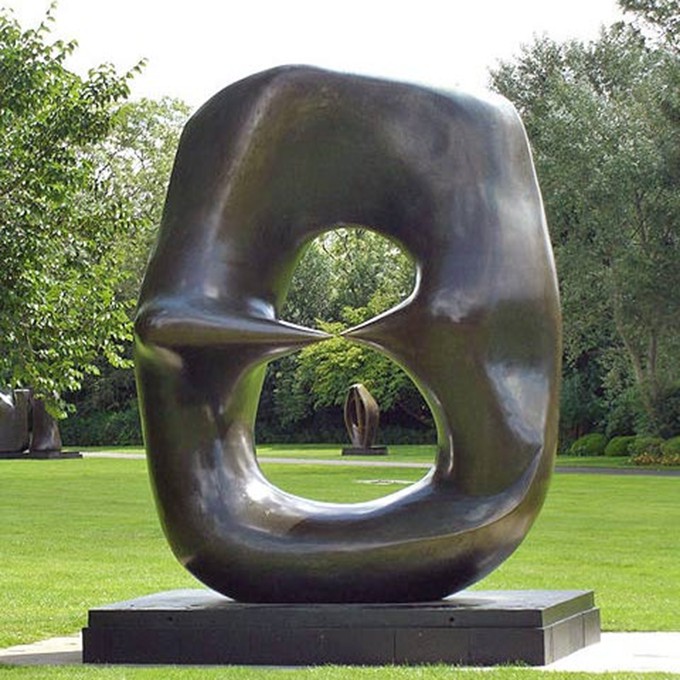 Henry Moore GARDEN statue