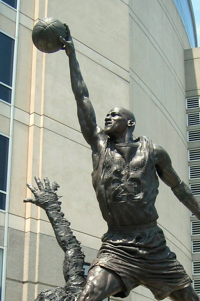 Statue of Michael Jordan (4)