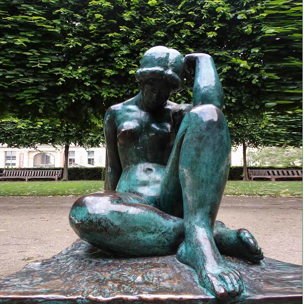Statues in Paris