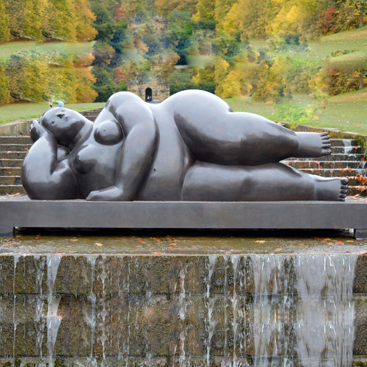 The lying Botero statue in the garden
