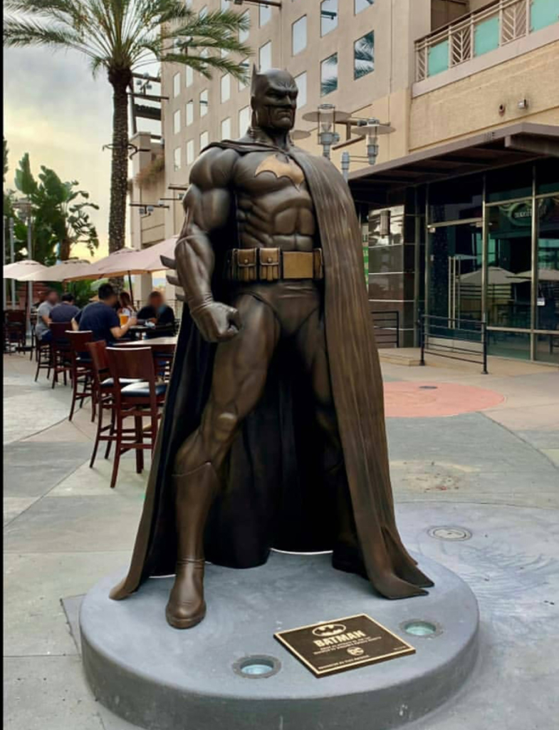 Monument Jim Lee-inspired Large Size Batman Bronze statue