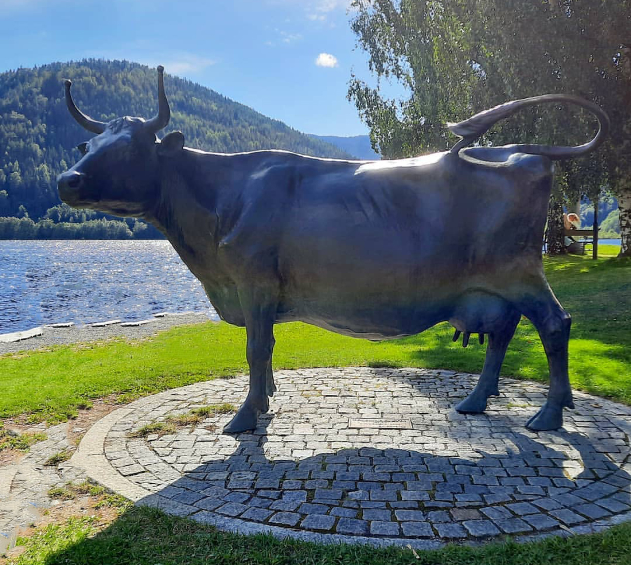 Bronze statue of a cow
