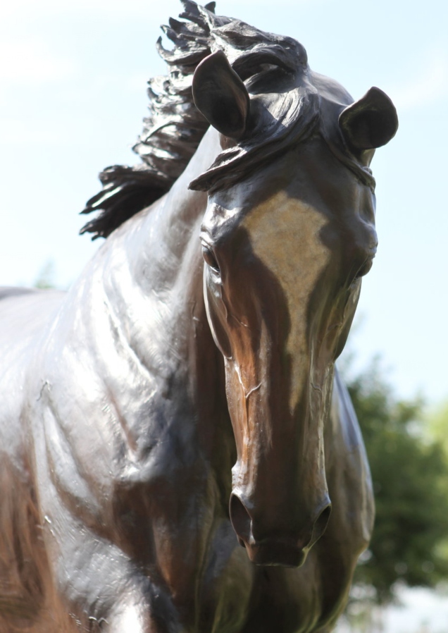 horse yard statue 2