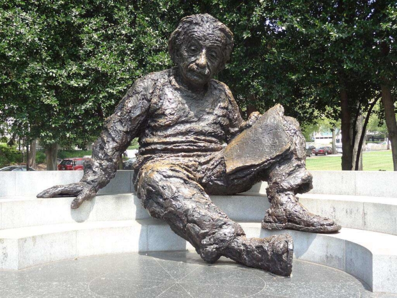 outdoor bronze Einstein sculpture