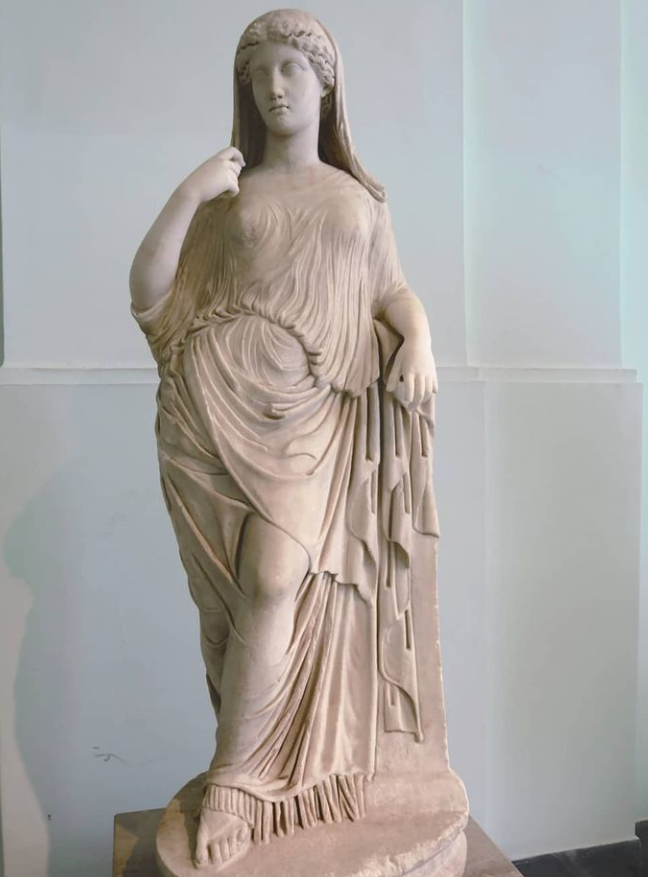 Statues of Leaning Aphrodite - Venere Appoggiata