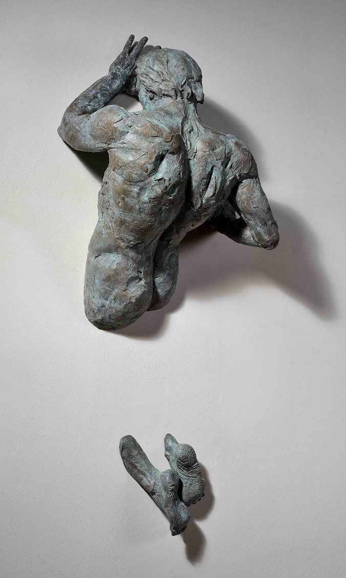Matteo Pugliese Statue