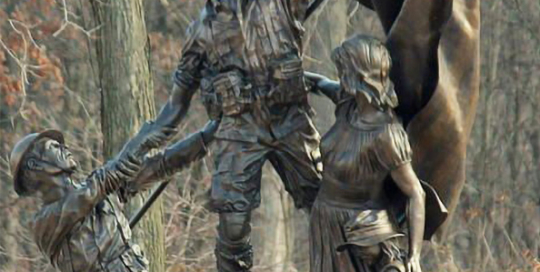 Statue at Cantigny Parks and Gardens War Memorial