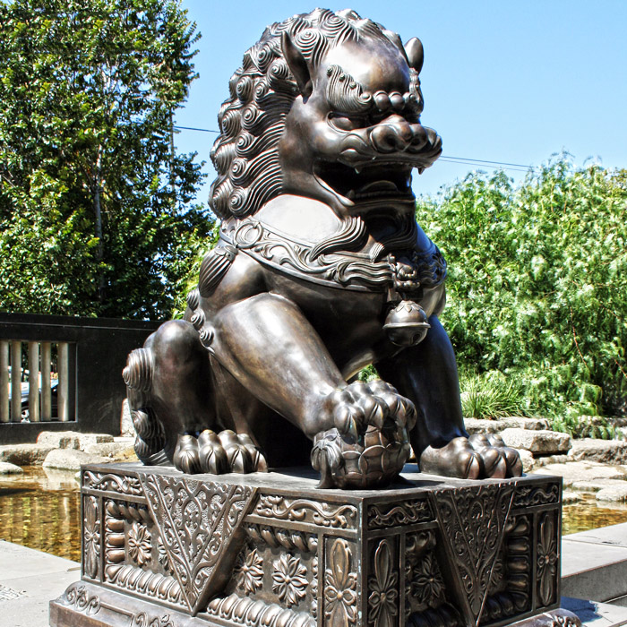 Asian Foo dog statue For Sale