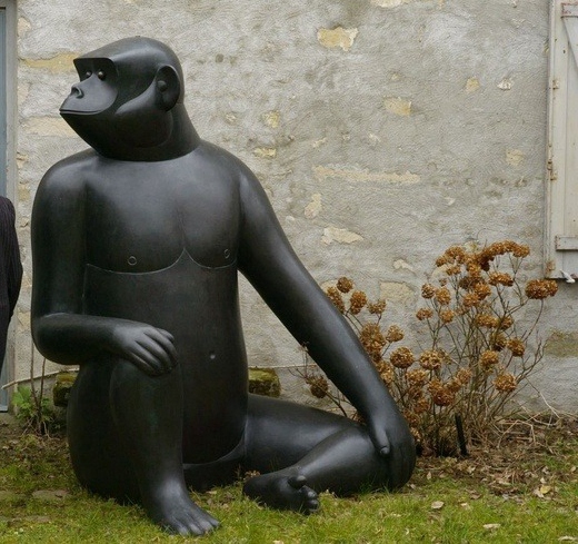 garden monkey statue