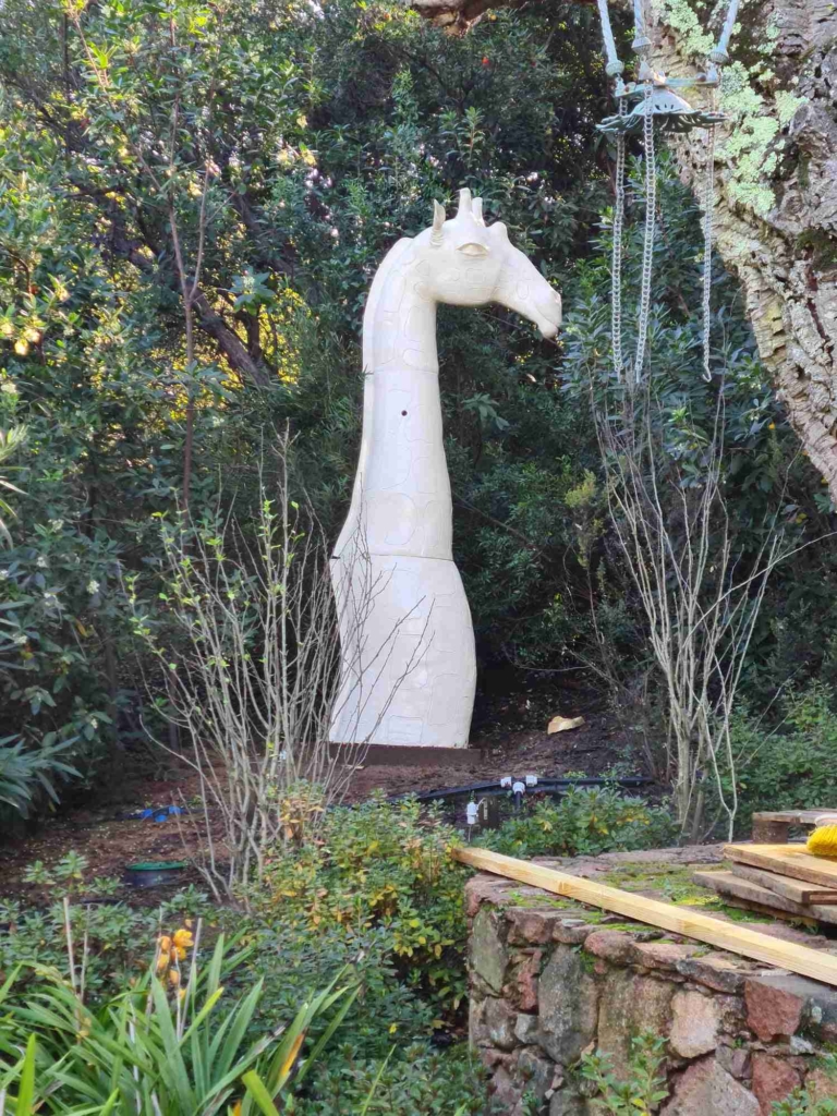 giraffe art statue (4)