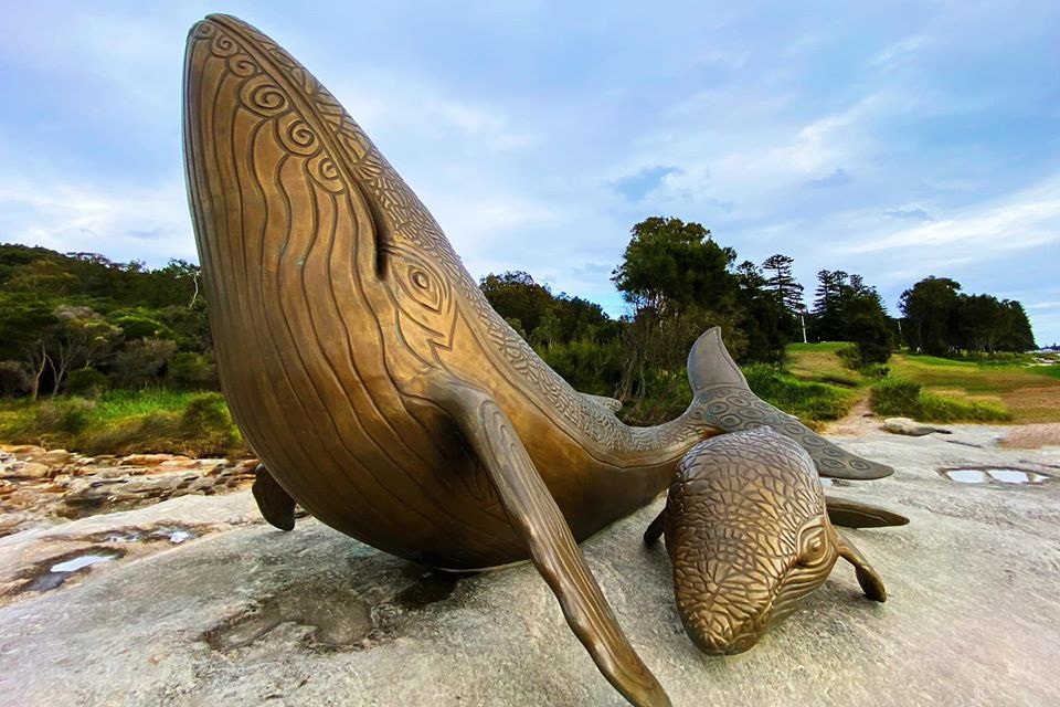 whale bronze sculptures (1)