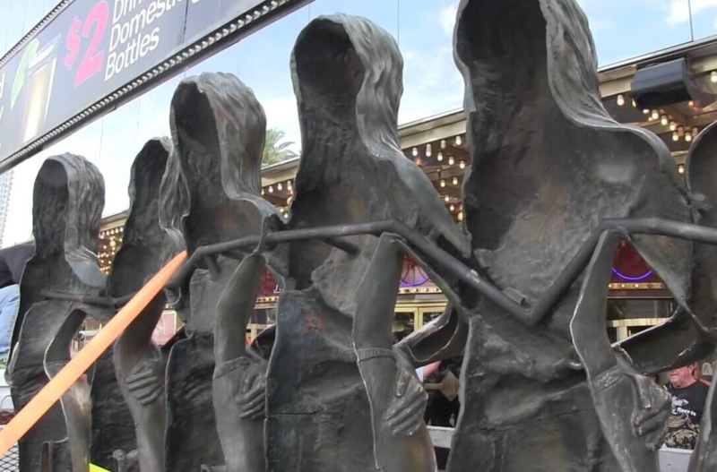art show crazy girls relief statue