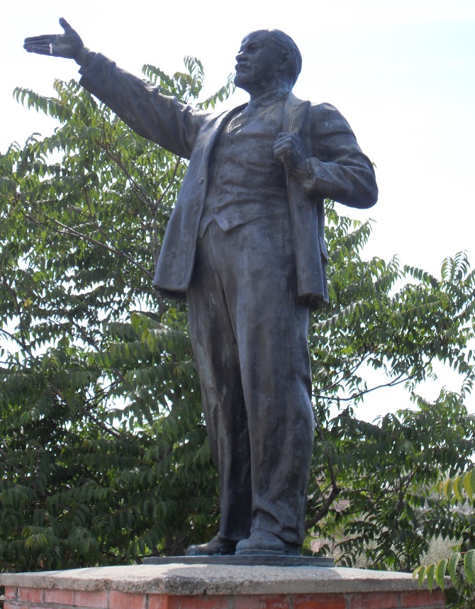 Lenin statue from Csepel2